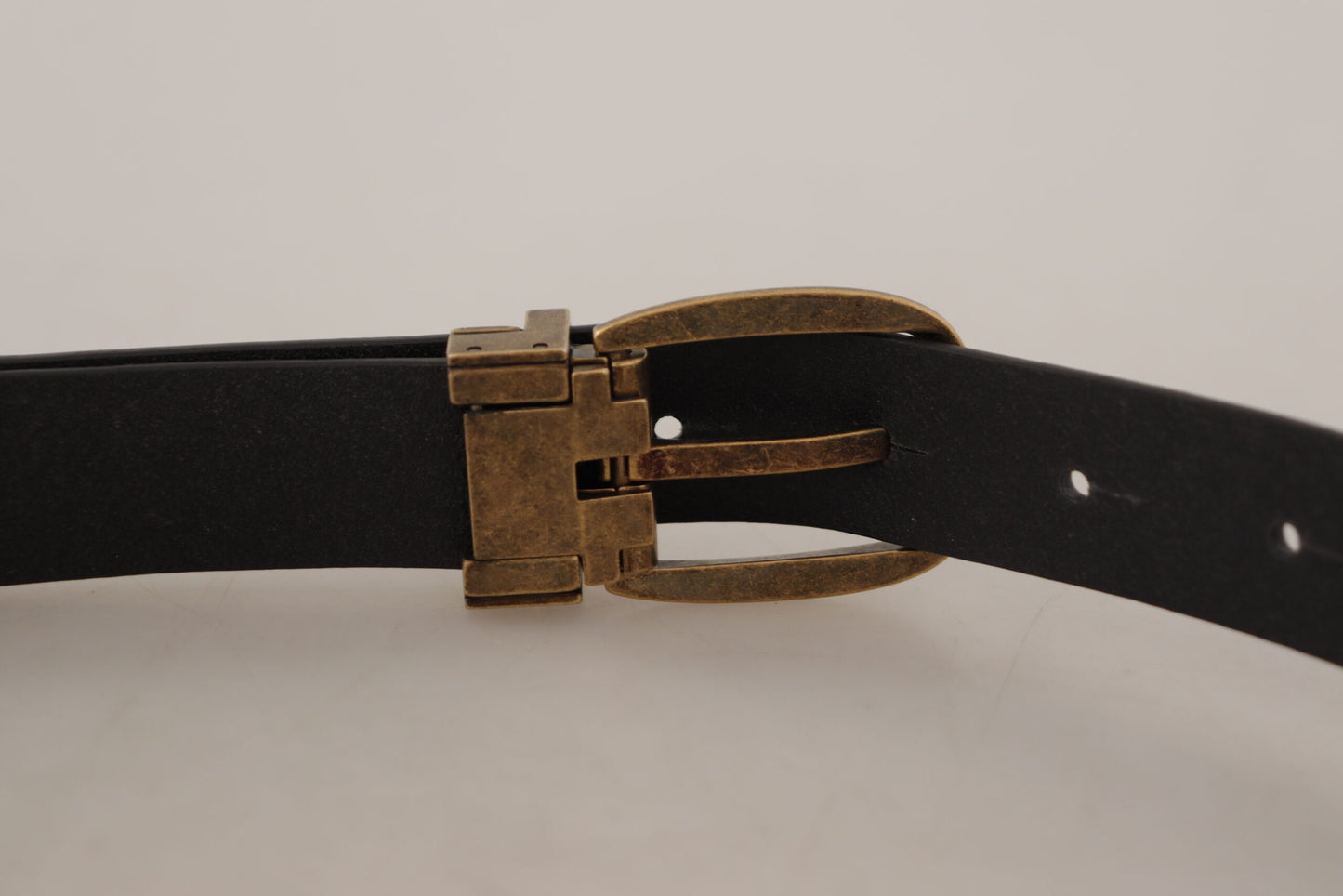 Dolce & Gabbana Elegant Leather Belt with Metal Buckle